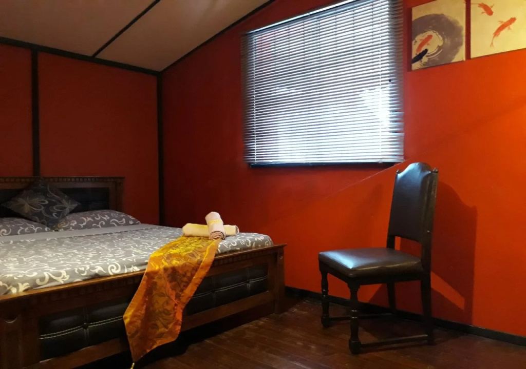 Threehouse Bed & Breakfast - Hostel
