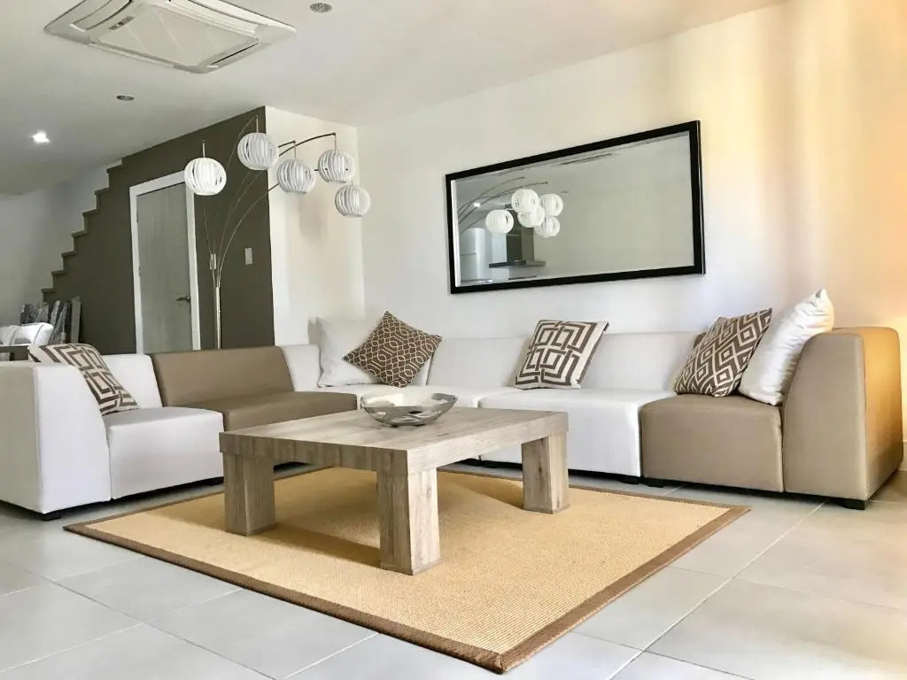 Large Luxury apartment on Palm Beach