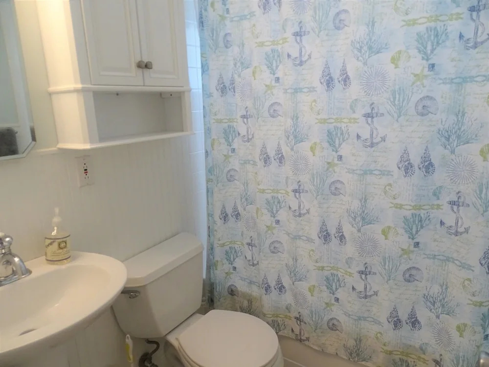 Aloha Kai - Unit 3 2 Bedrooms 1 Bathroom Apts