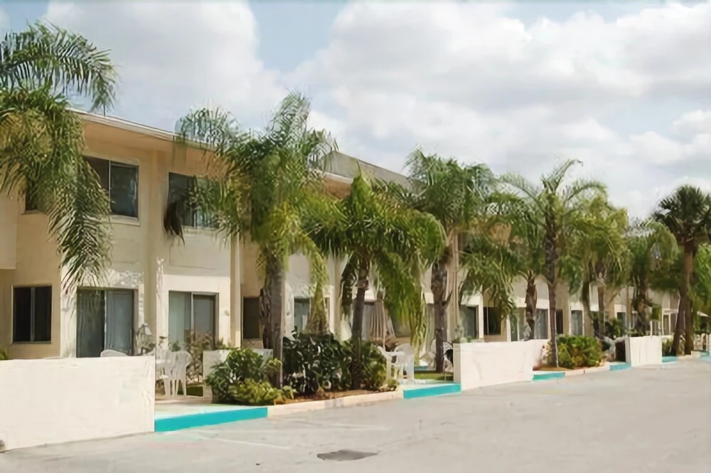 Siesta Beach House #312 2 Bedrooms 2 Bathrooms Apts