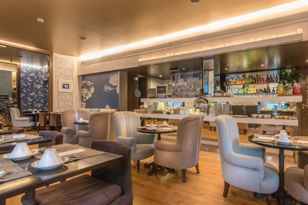 Lx Boutique Hotel