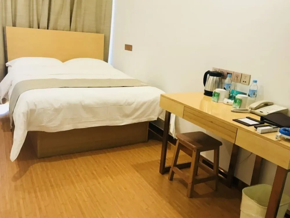 GreenTree Inn Guangxi Zhuang Autonomous Region Guilin Lingui District Luhu International Express Hotel