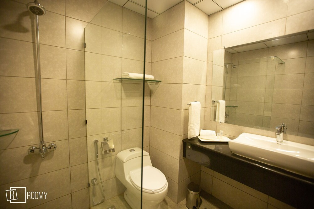 Roomy Signature Hotel