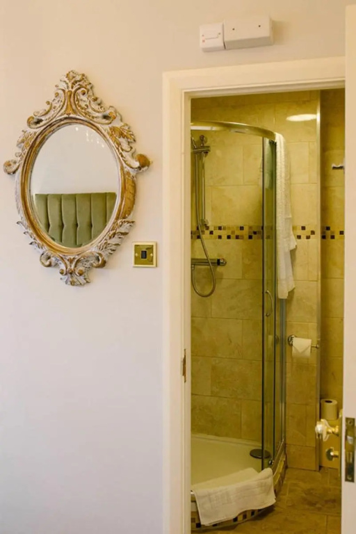 Prince of Wales - Townhouse