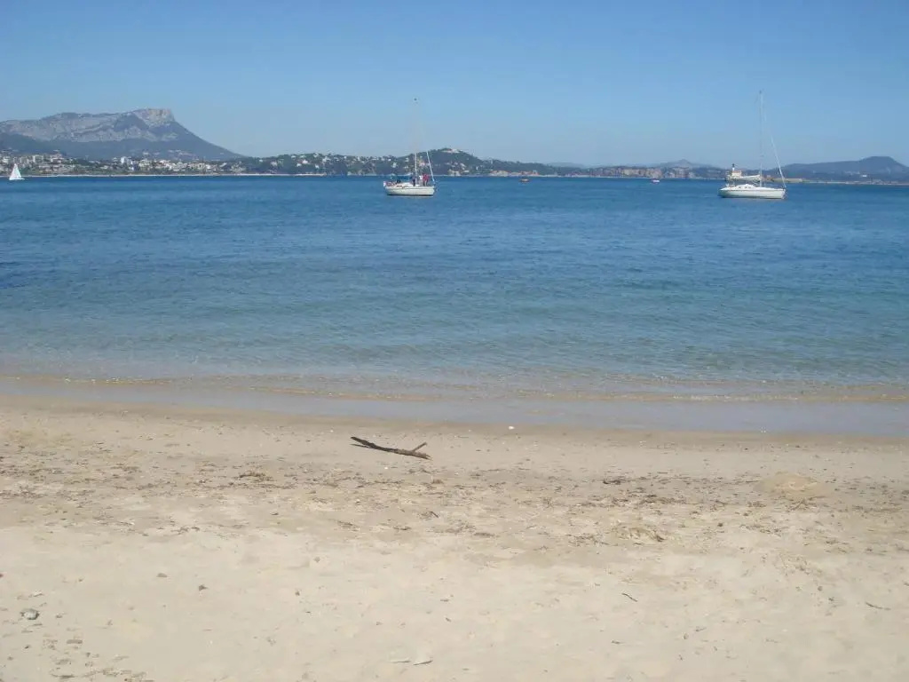 Petite étoile de Mer - Studio hyper équipé à 150m d\une plage de sable fin grande terrasse presqu\île de charme