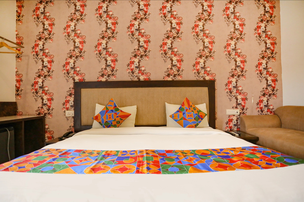 FabHotel Enaya Residency