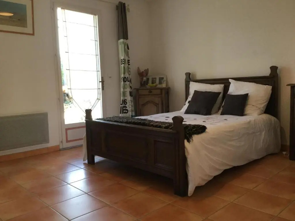 nice home rental in the hearth of the village mouriès, in the natural park of the alpilles