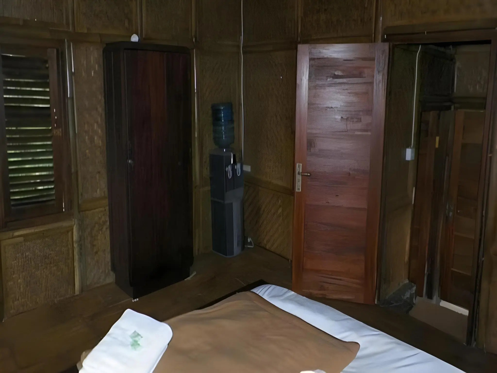 Sutan Raja Villa Kampung Karuhun