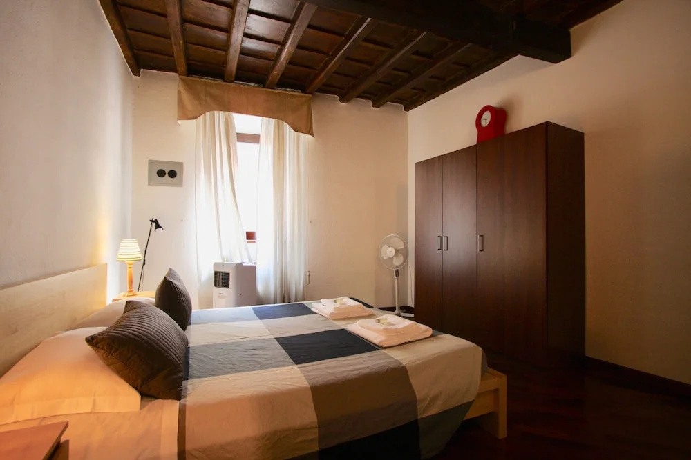Travel & Stay - Luce