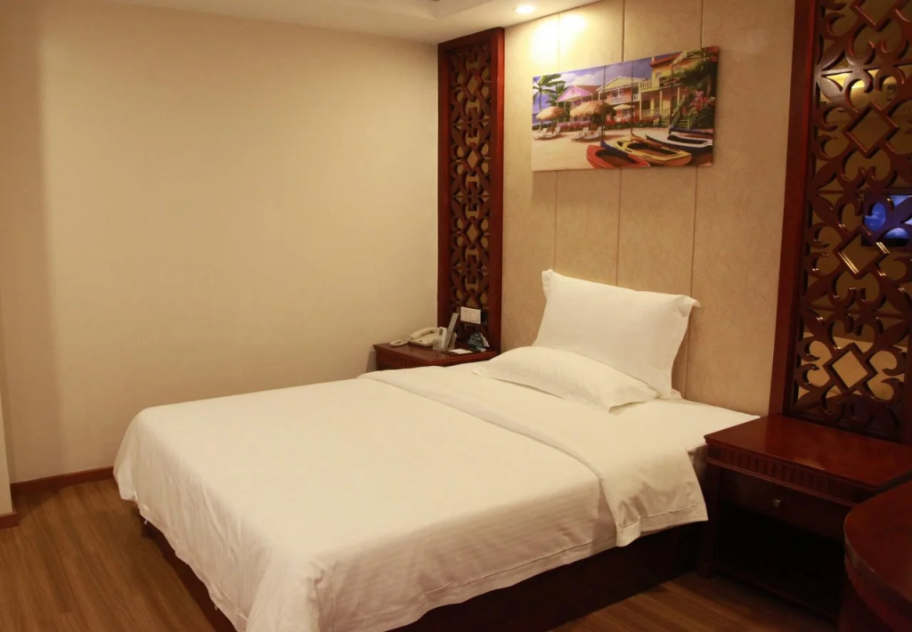 GreenTree Inn Huizhou Chenjiang Intercity Rail Station Hotel