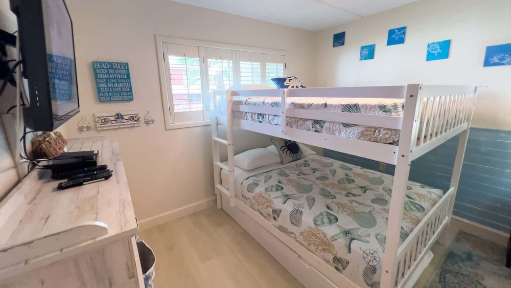Peaceful, Big Patio, Pool, Near Beach 2 Bedroom Apts