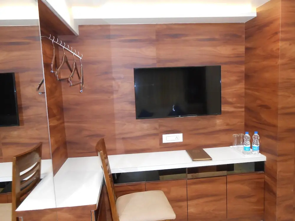 Hotel Radana Vashi Navimumbai