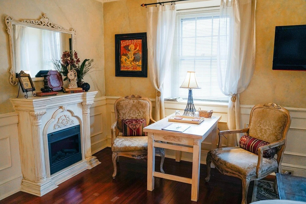 1777 Americana Inn