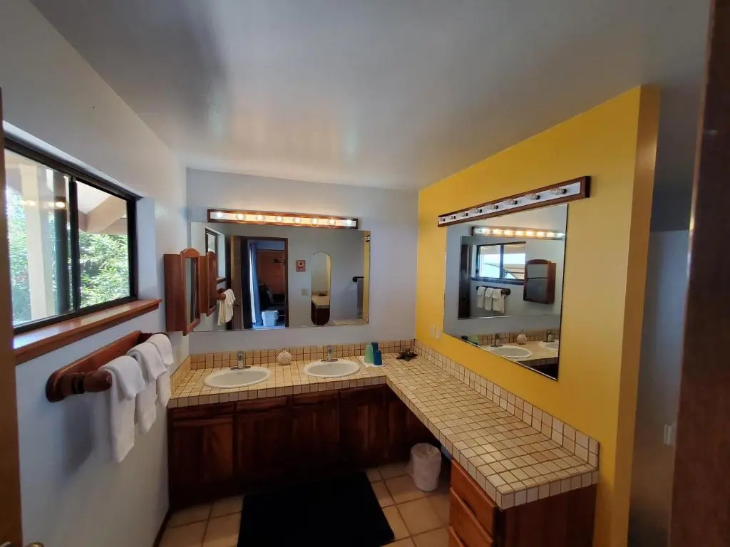 A Beautiful Edge of the World Bed & Breakfast