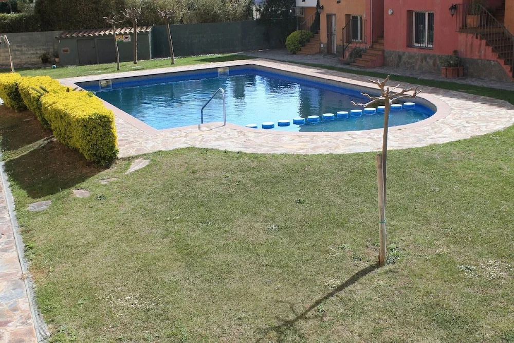252-casa con Piscina Comunitaria y Garaje