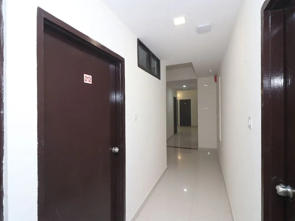 OYO 24051 Flagship Shubh Inn Gomti Nagar