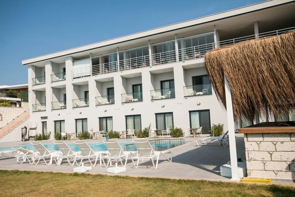 Life Point Boutique Hotel