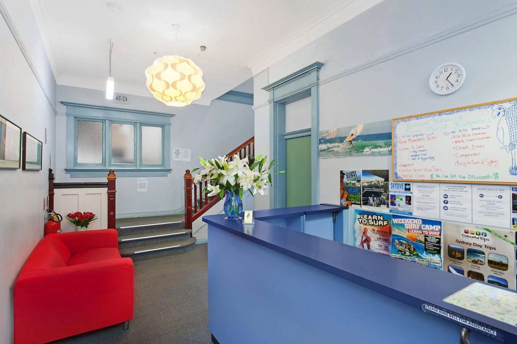 Lil Roo - PodBed Hostel