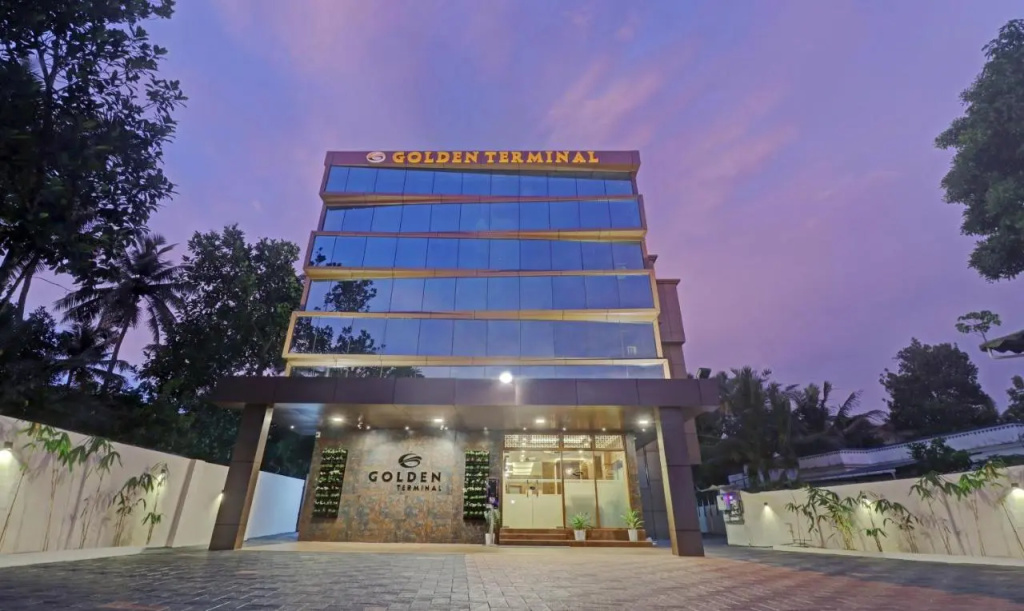 Treebo Golden Terminal Kochi Airport With Swimming Pool