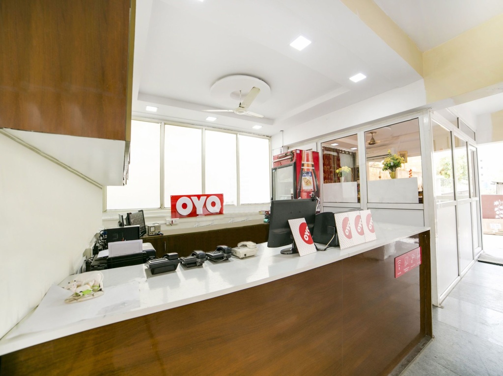 OYO 14178 Hotel Sea City