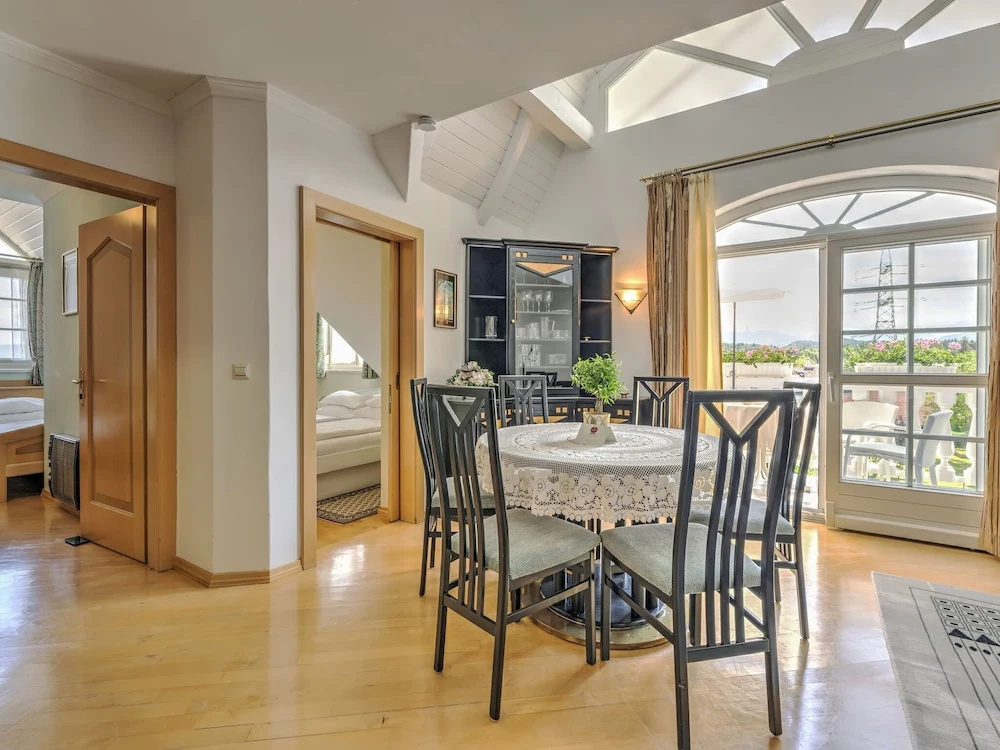 Plush Apartment in St. Kanzian am Klopeinersee with Sauna