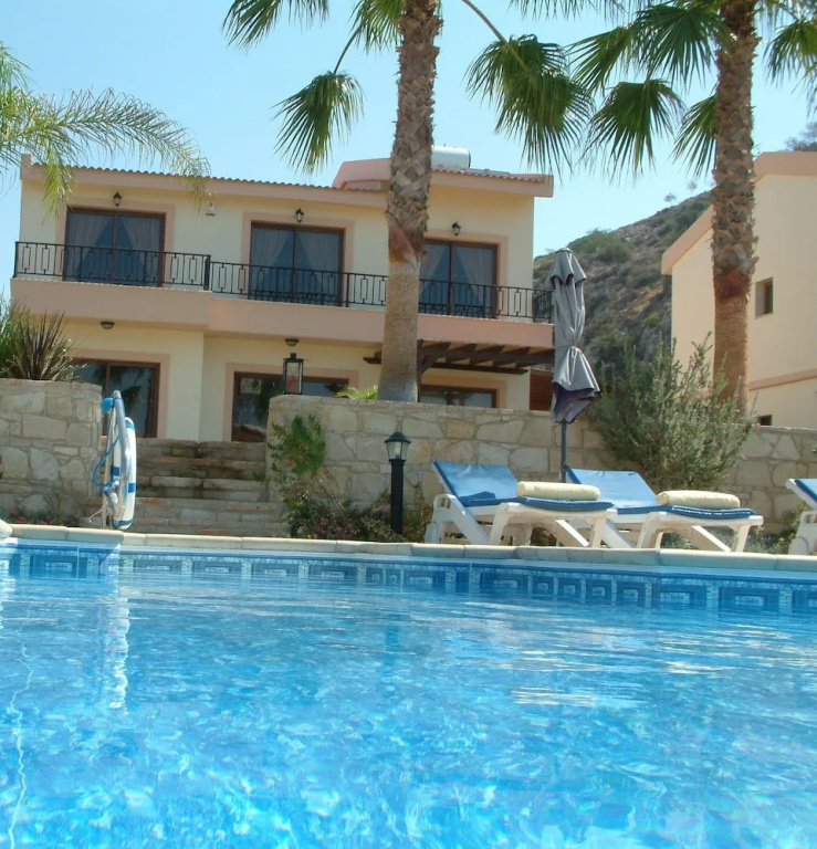 Three Bedroom Villa With Private Pool and Landscaped Garden Close to the Beach