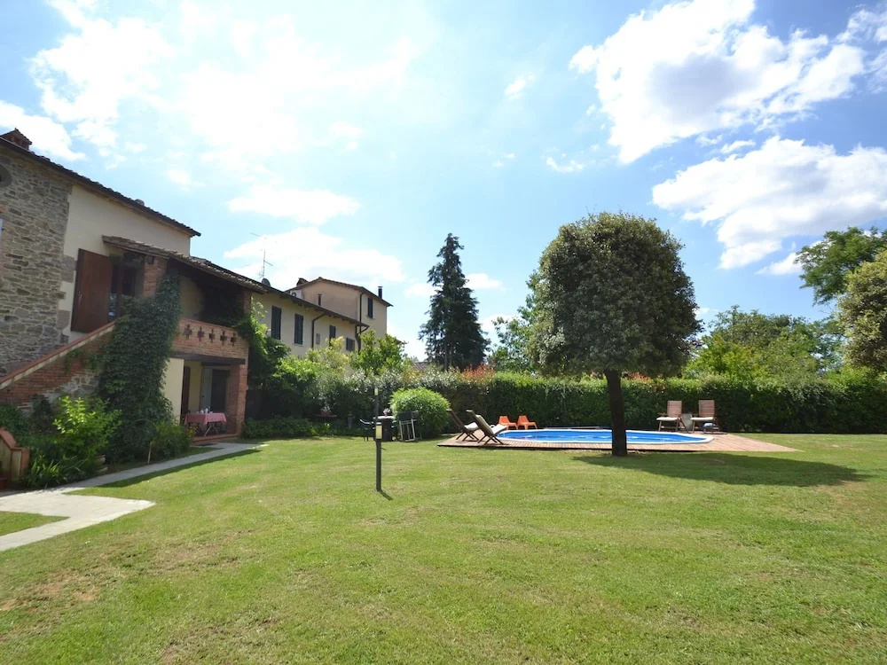 Cozy Holiday Home in Arezzo With Swimming Pool
