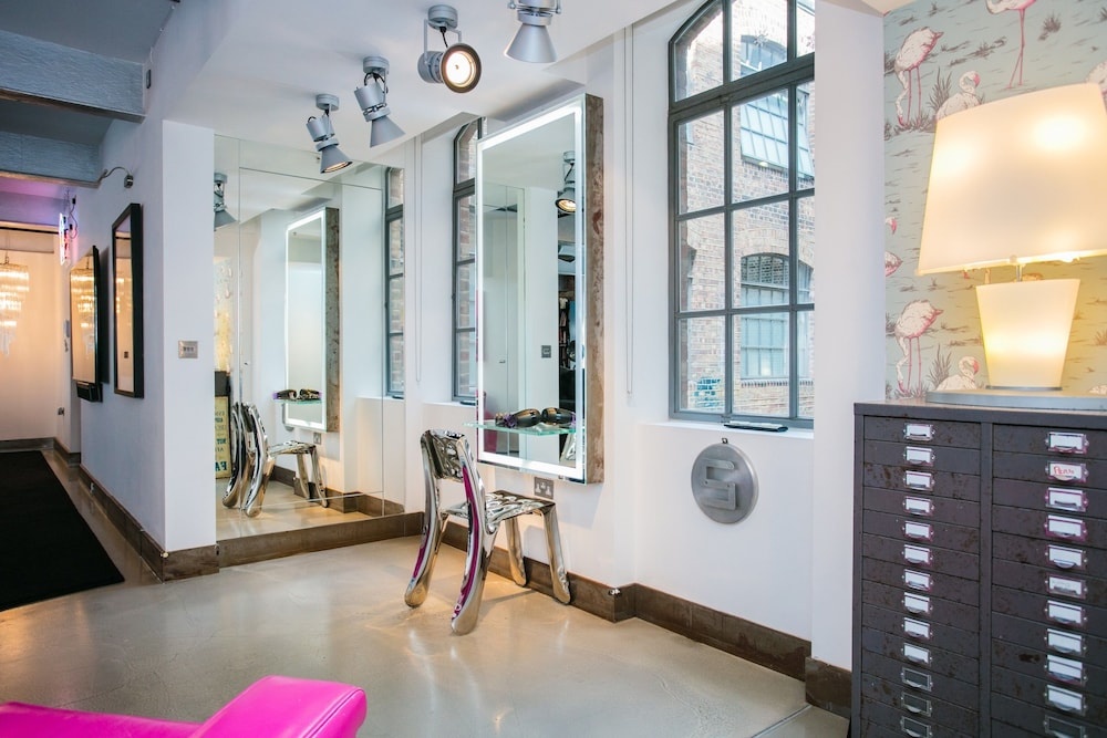 Modern 3 Bedroom Apartment In Soho