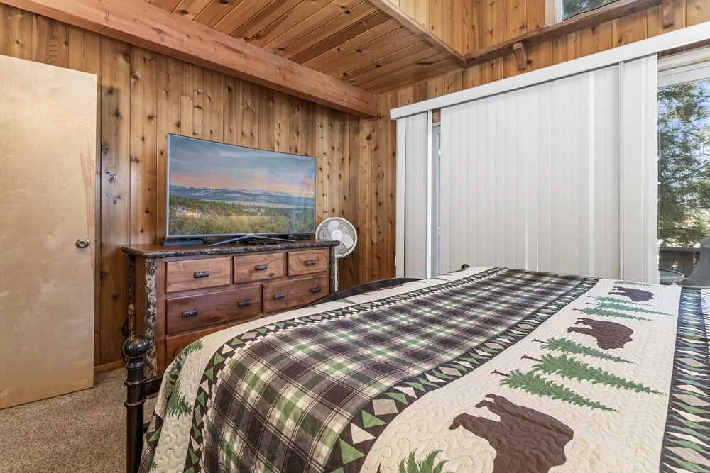 D And V Retreat - Modern Aesthetics Meet Mountain Charm In This Gorgeous Cabin! Game Room! 2 Bedroom Home