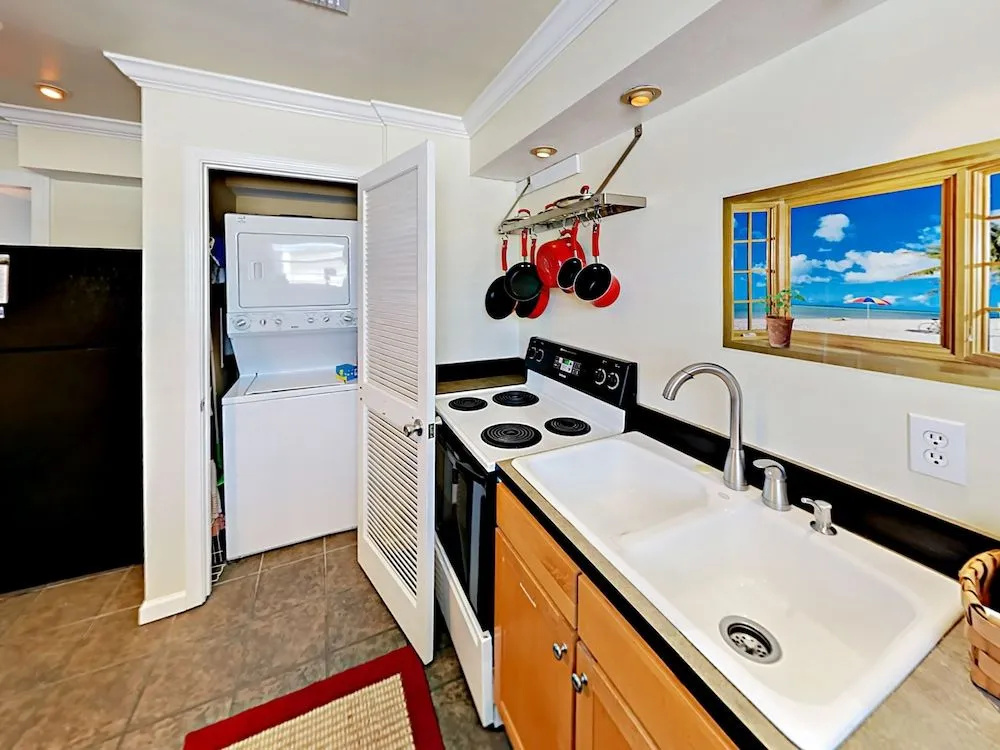 344 E Beach Blvd Condo Unit 21 by RedAwning