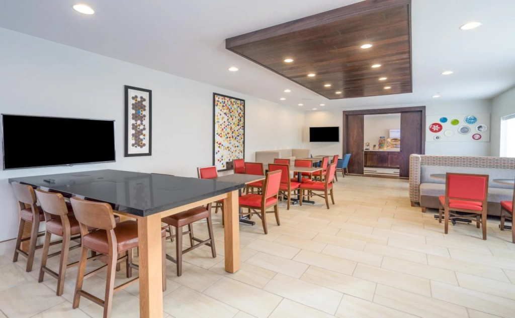 Holiday Inn Express Hotel Howe / Sturgis by IHG