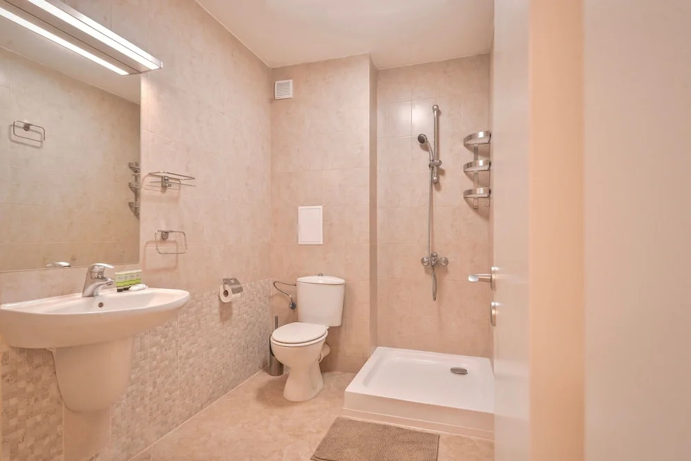 FM Deluxe 2-BDR Apartment - South Park