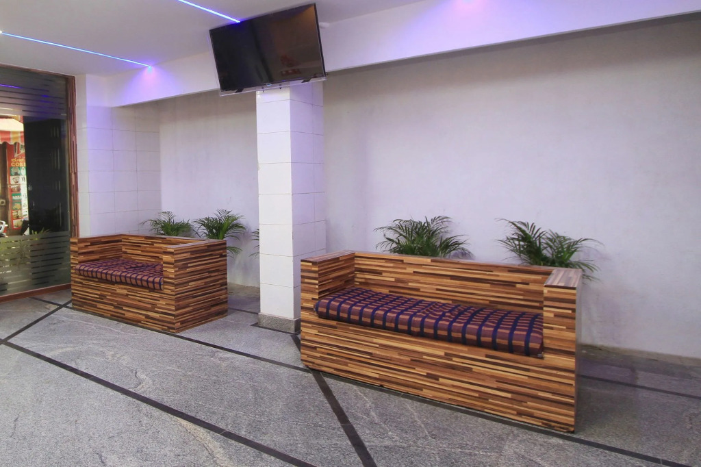 OYO 10321 Century Residency