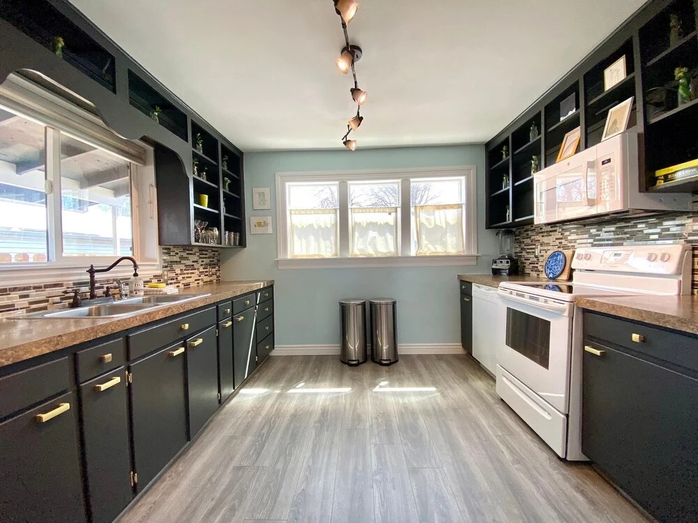 Adorable Bungalow Near Downtown Loveland!