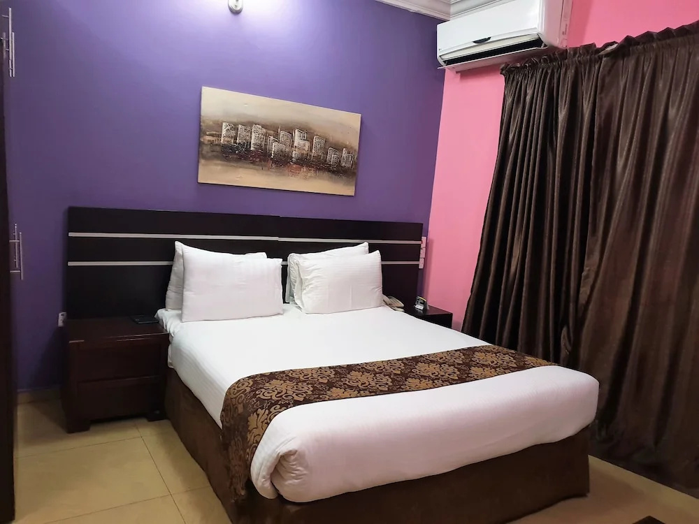 Serendib Hotel And Suites