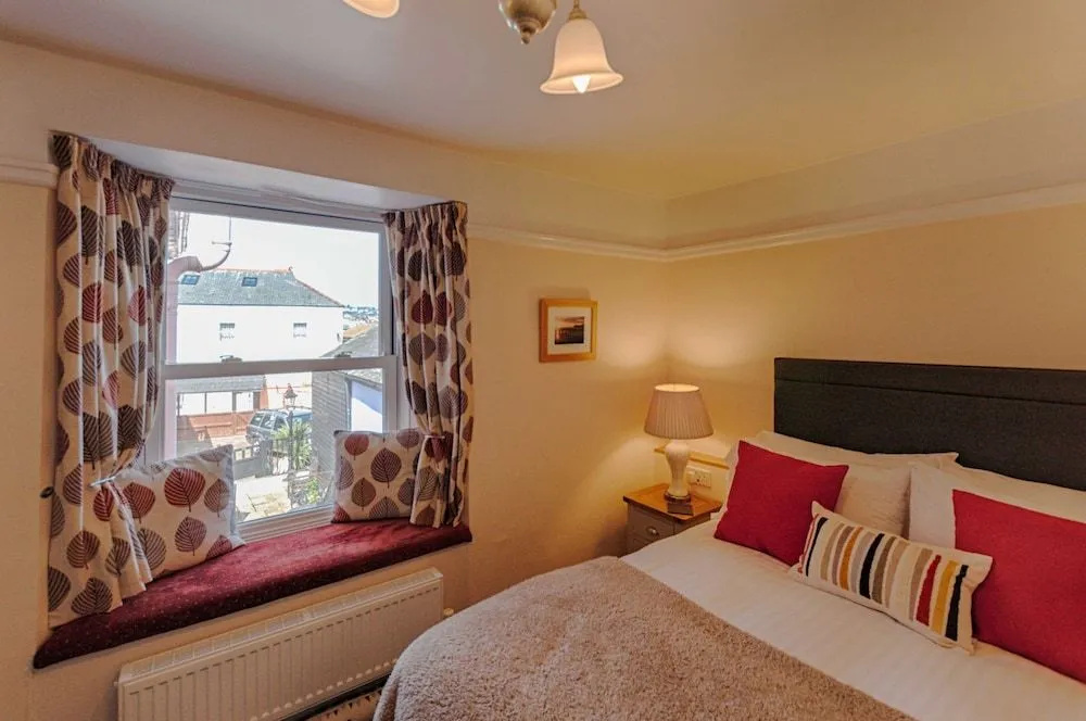 Potters Mooring Guest House