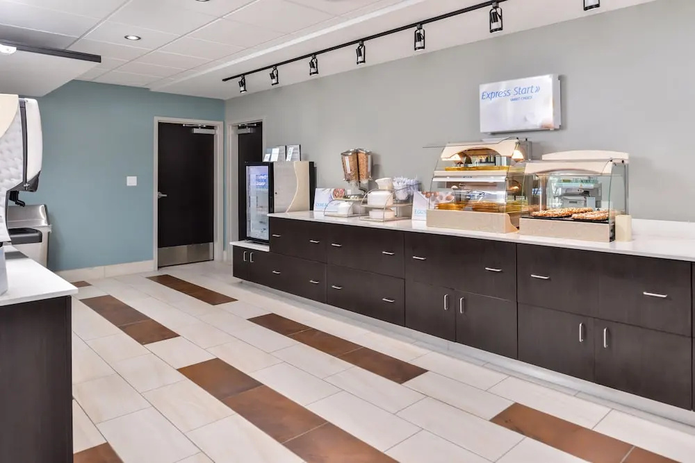 Holiday Inn Express & Suites - Kansas City - Lee's Summit by IHG