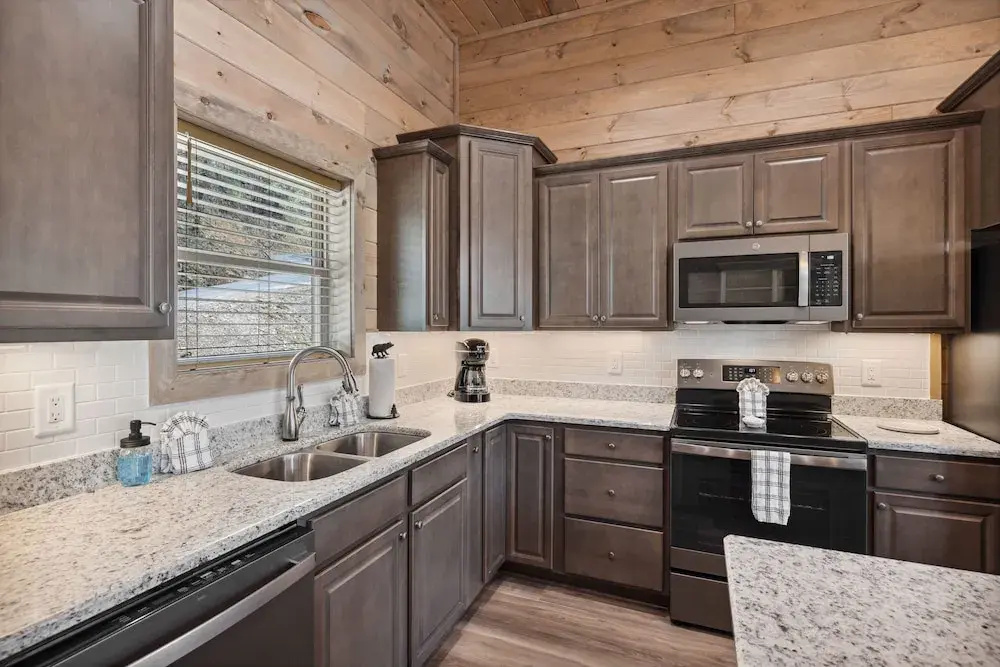 Stepping Stone 4 Bedroom Cabin by RedAwning