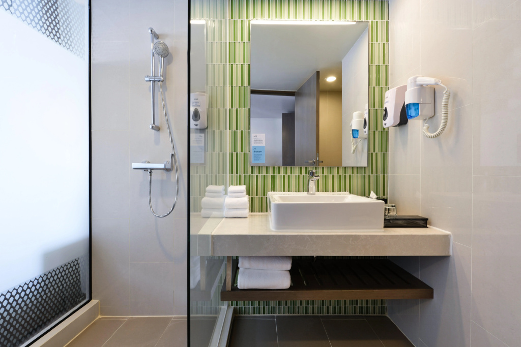 Holiday Inn Express Bangkok Sukhumvit 11 by IHG