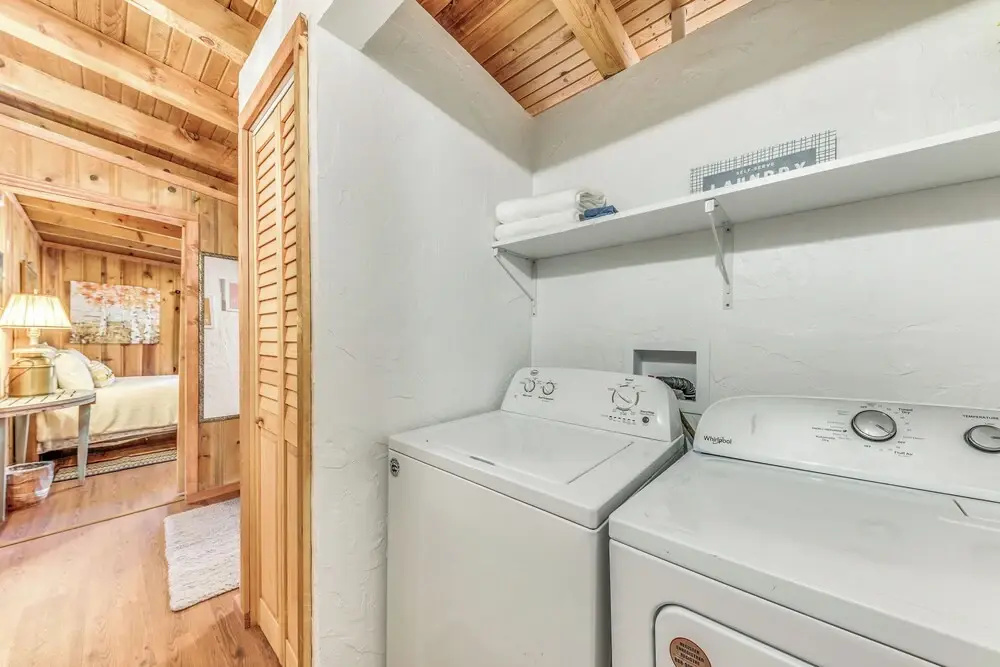 Ruidoso Cabin w/ Hot Tub - 2 Mi to Grindstone Lake