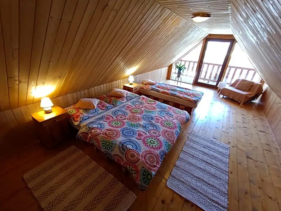 Zbojn¿a drevenica 3