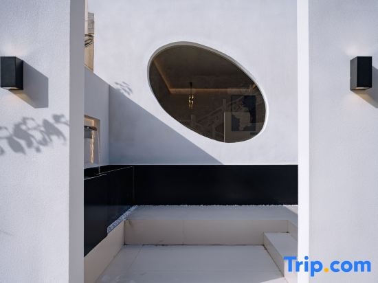 Zhibu Riverside Mountain View Villa (Dali Airport Erhai Branch)