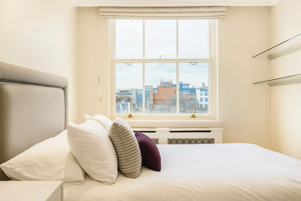 Luxury Knightsbridge Home Next To Hyde Park