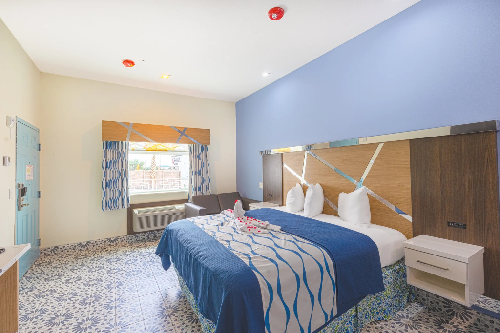 La Vyoma Villas, Westpark Hwy 6