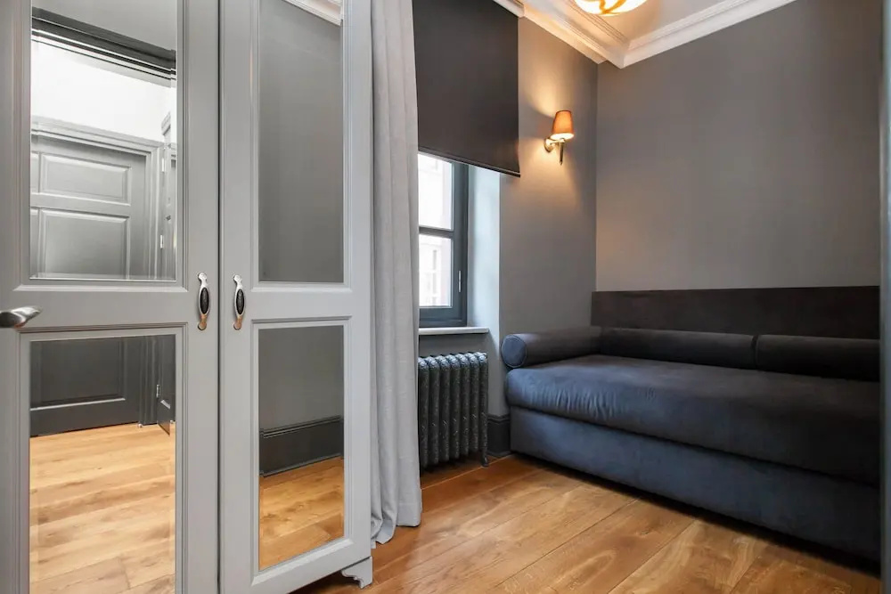2 Bedroom Apartment w Kitchen