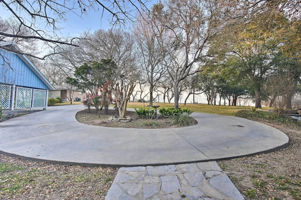 10 Mi to New Braunfels: Waterfront Seguin Gem