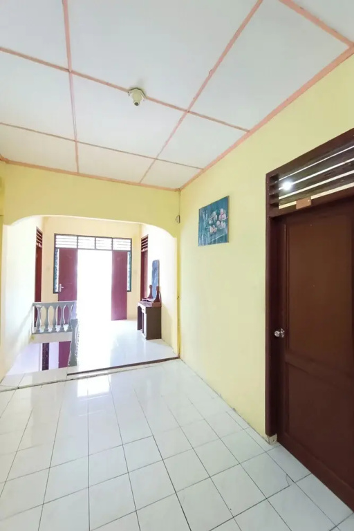 Hotel O Penginapan & Villa Sirait