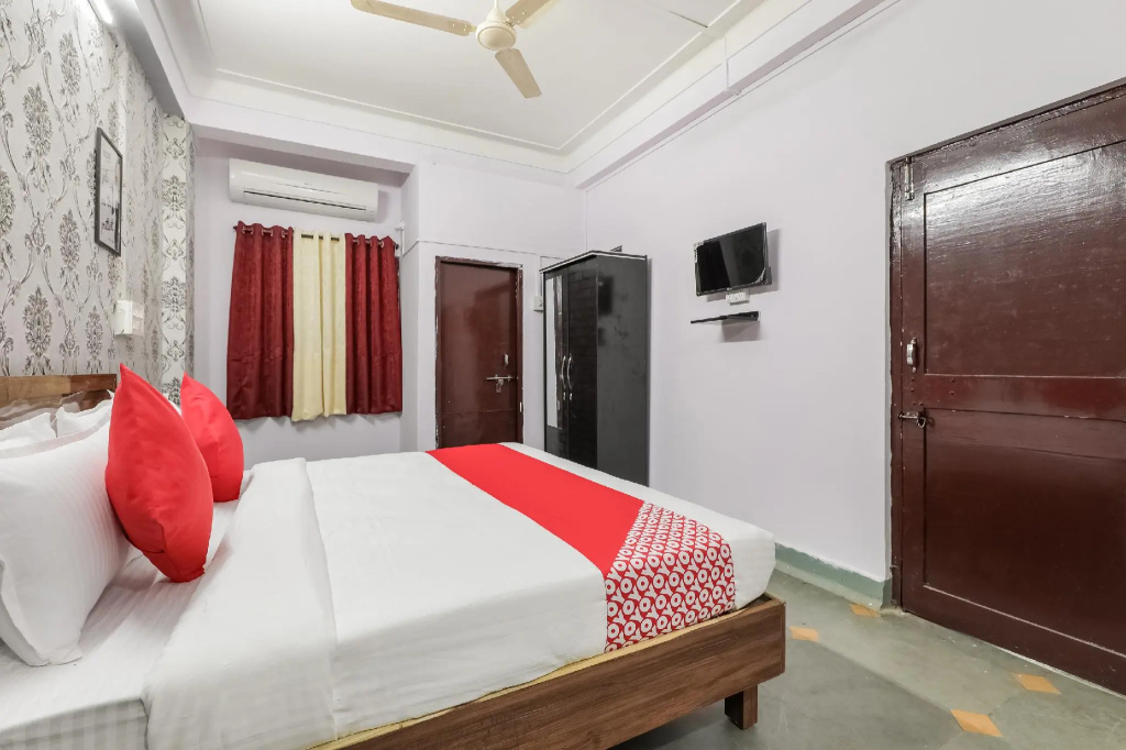 OYO 69996 Convivial Homes
