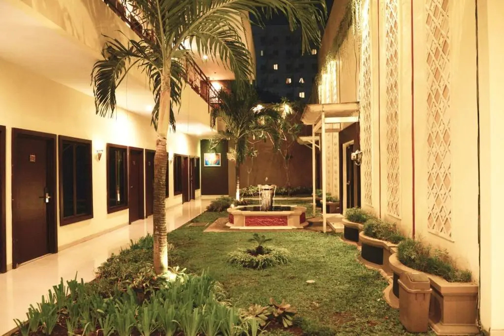 Grand Sahman Hotel