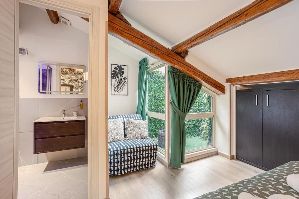 Vatican Vittoria Suites